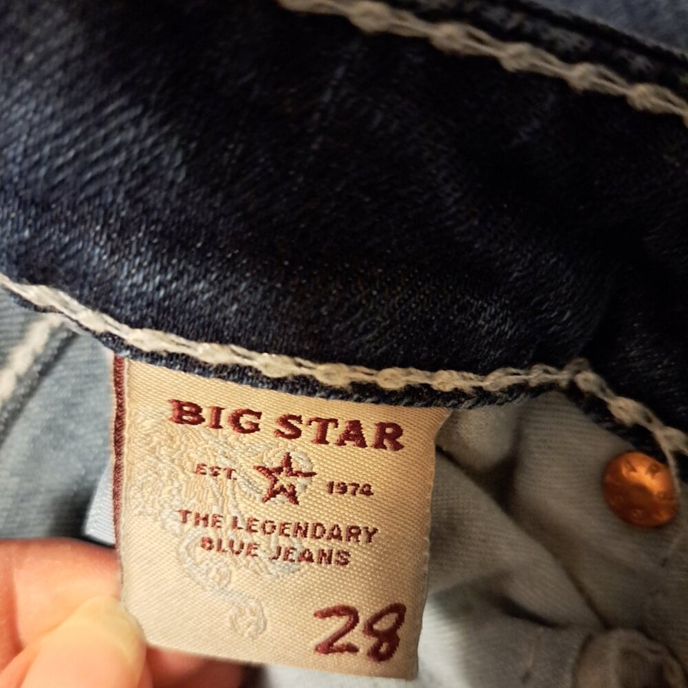 Big Star "LIV" Distressed Embroidered Pocket Denim Jean Capris, size 28 - Picture 6 of 13